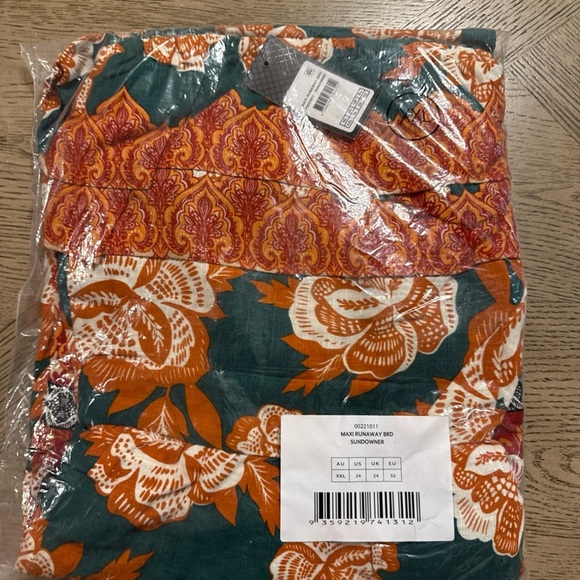 NWT City Chic Women's Maxi Runaway Border Size 14 - Picture 5 of 5